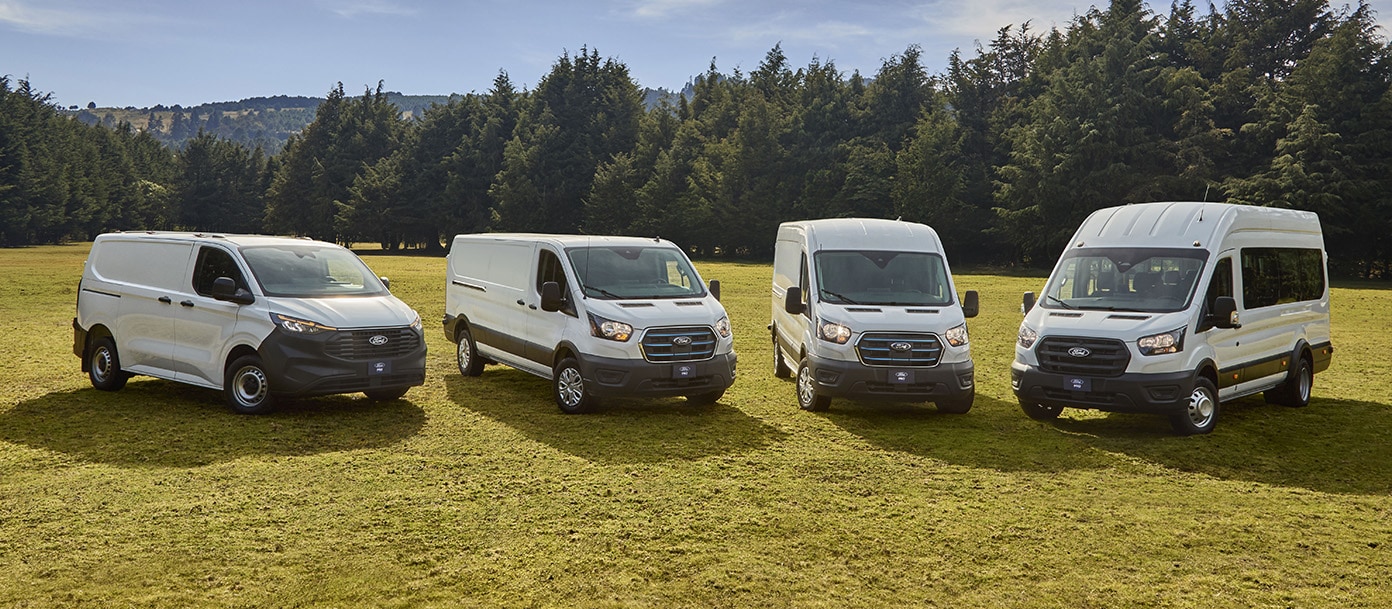 Ford Transit Pasajeros 2027 parte de la familia Transit para soluciones comerciales versátiles