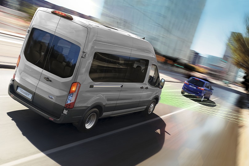 Ford Transit Pasajeros 2027 integra seguridad avanzada para trayectos seguros y confiables
