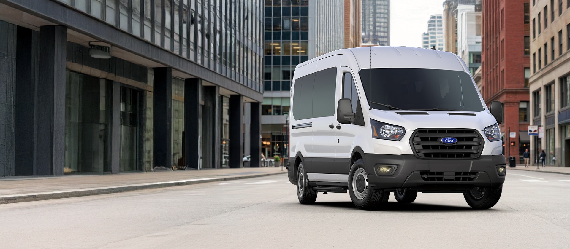 Ford Transit Pasajeros 2027 Gasolina 15 pasajeros con especificaciones para transporte