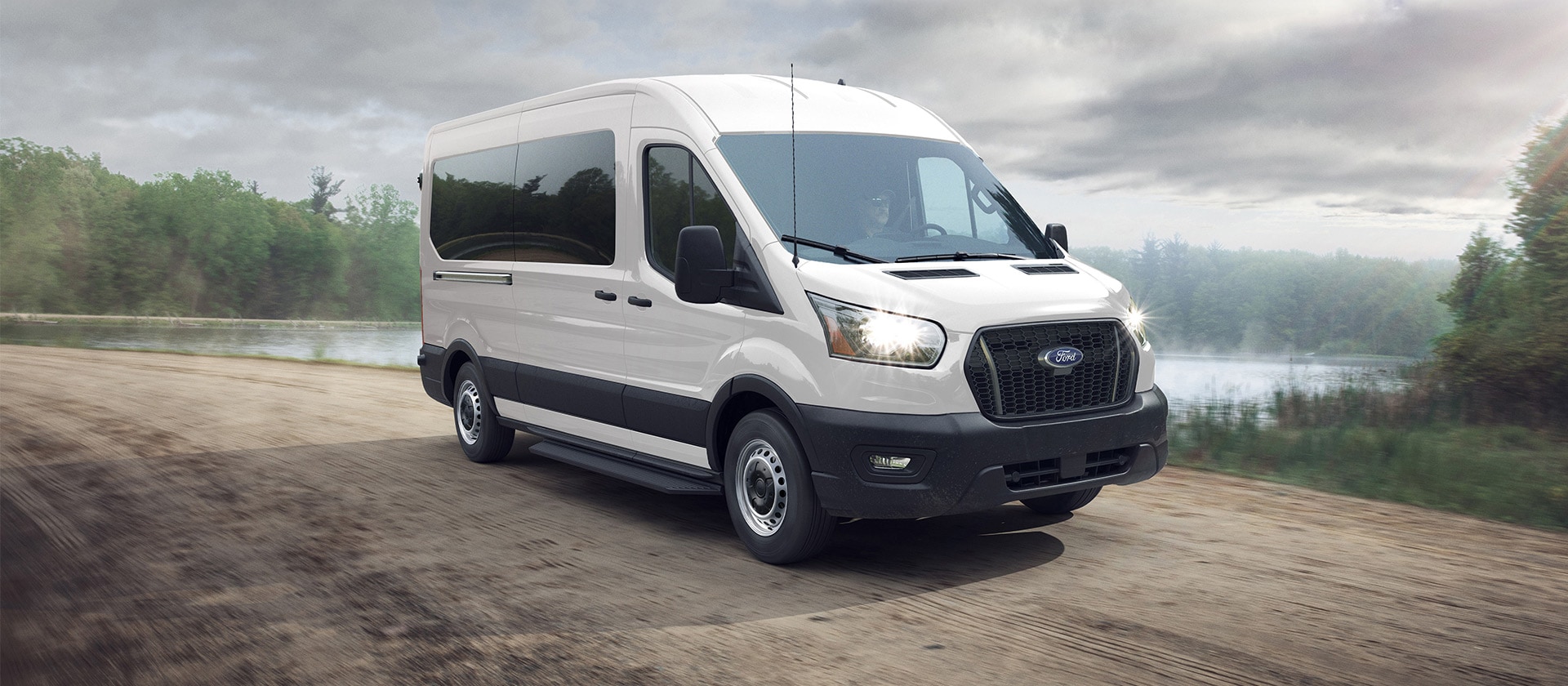Ford Transit Pasajeros 2026 Amplio Espacio Interior, Conectividad y Tecnología de Seguridad