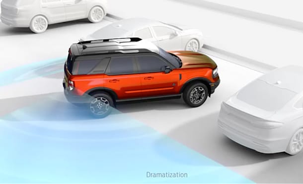 Monitoreo de Punto Ciego Blis® con Alerta de Tráfico Cruzado