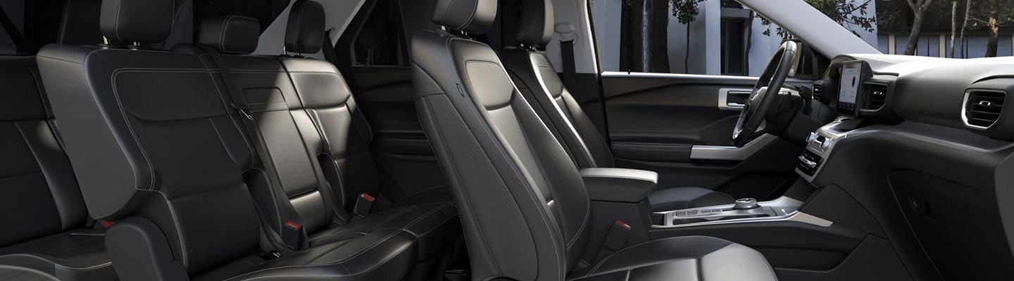 Asientos de Piel Perforada Color Negro disponible en versión Limited