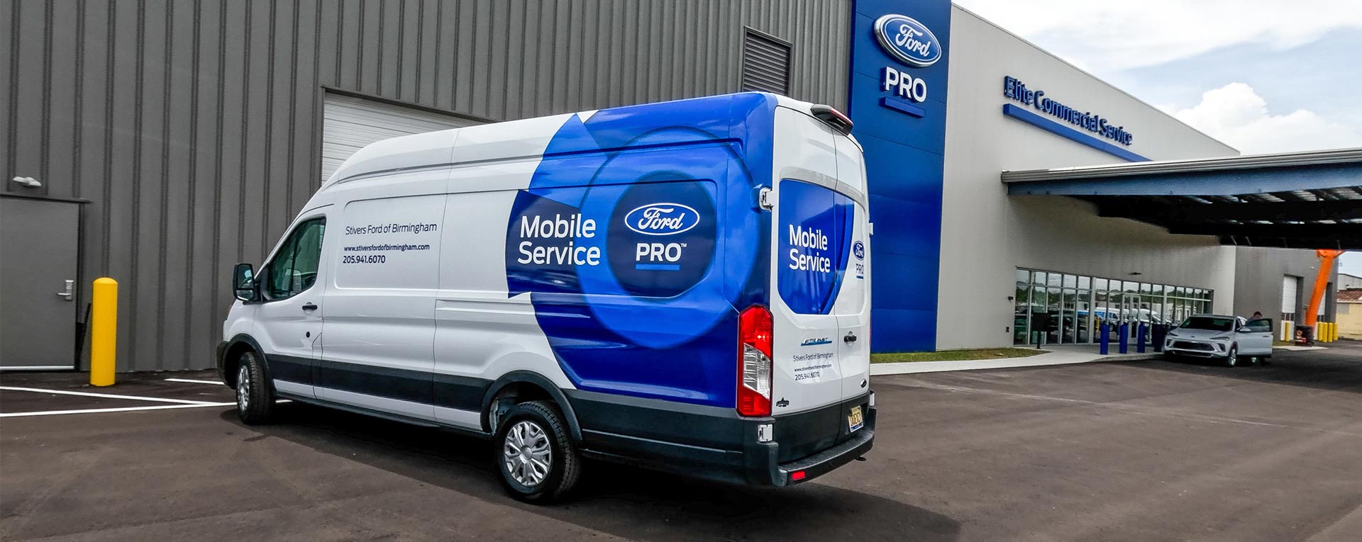 DB Electronics: Rotulación, Branding Móvil y Personalización Total para Flotillas Ford