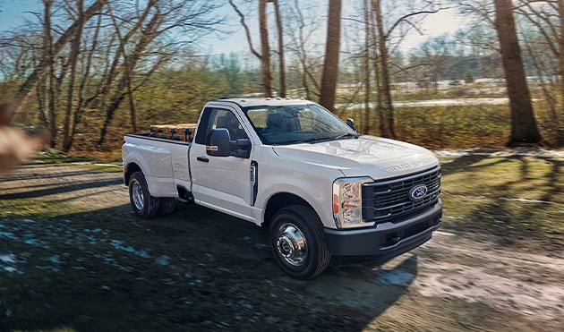 Personaliza tu Ford F350 Super Duty con Kits y Accesorios Deportivos para Equipo y Racks