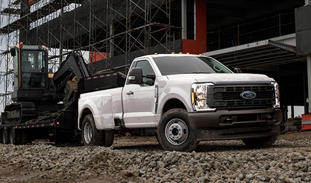 Personaliza tu Ford F550 Super Duty con Kits y Accesorios Deportivos para Equipo y Racks