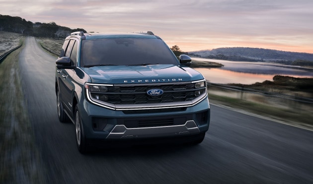 Personaliza tu Ford Expedition con Kits y Accesorios para Mascotas y Campamentos Familiares