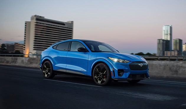 Personaliza tu Ford Mustang Mach-E con Kits y Accesorios Outdoors Ideales para tus Campamentos