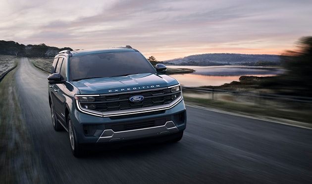 Personaliza tu Ford Expedition con Kits y Accesorios Outdoors para Campamentos Familiares