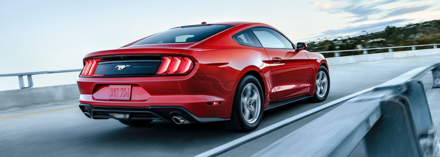 Diseño Exterior de Apariencia Dinámica en Auto Deportivo Ford Mustang 2022