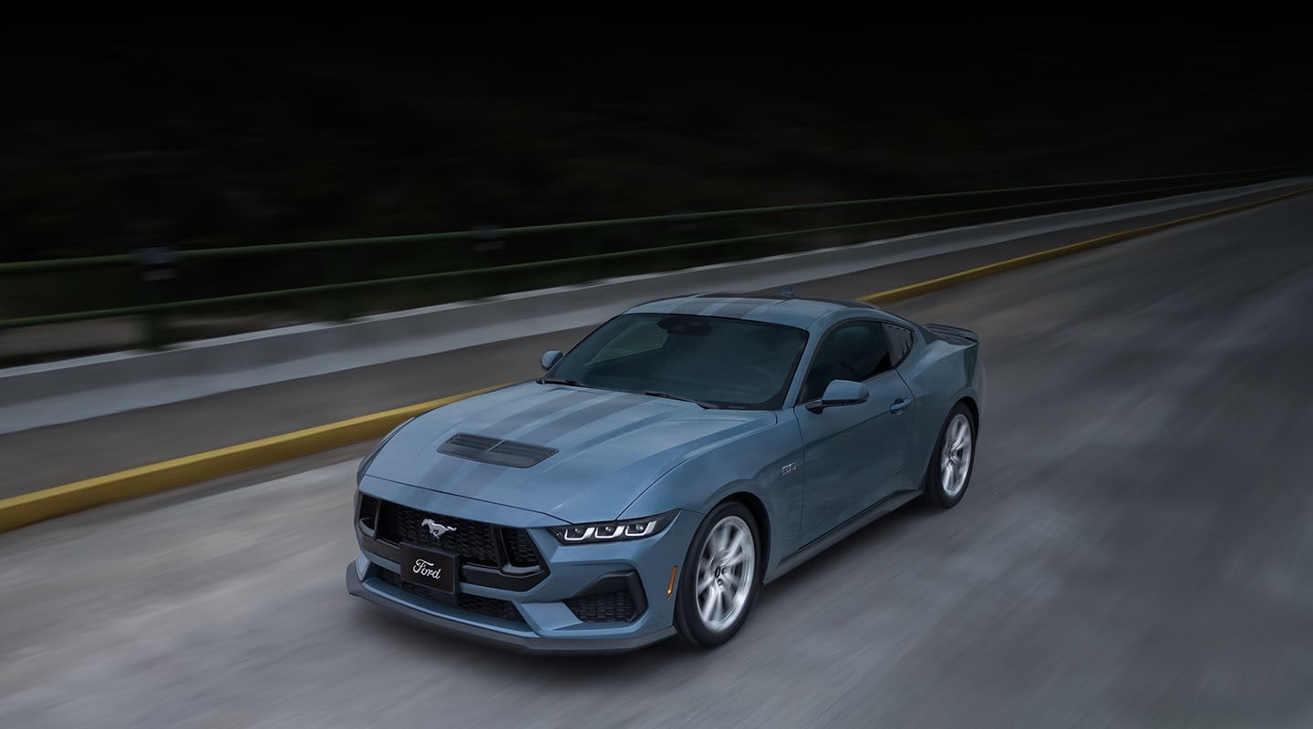 Emblemático Auto Deportivo Ford Mustang 2025 para los Amantes de la Adrenalina