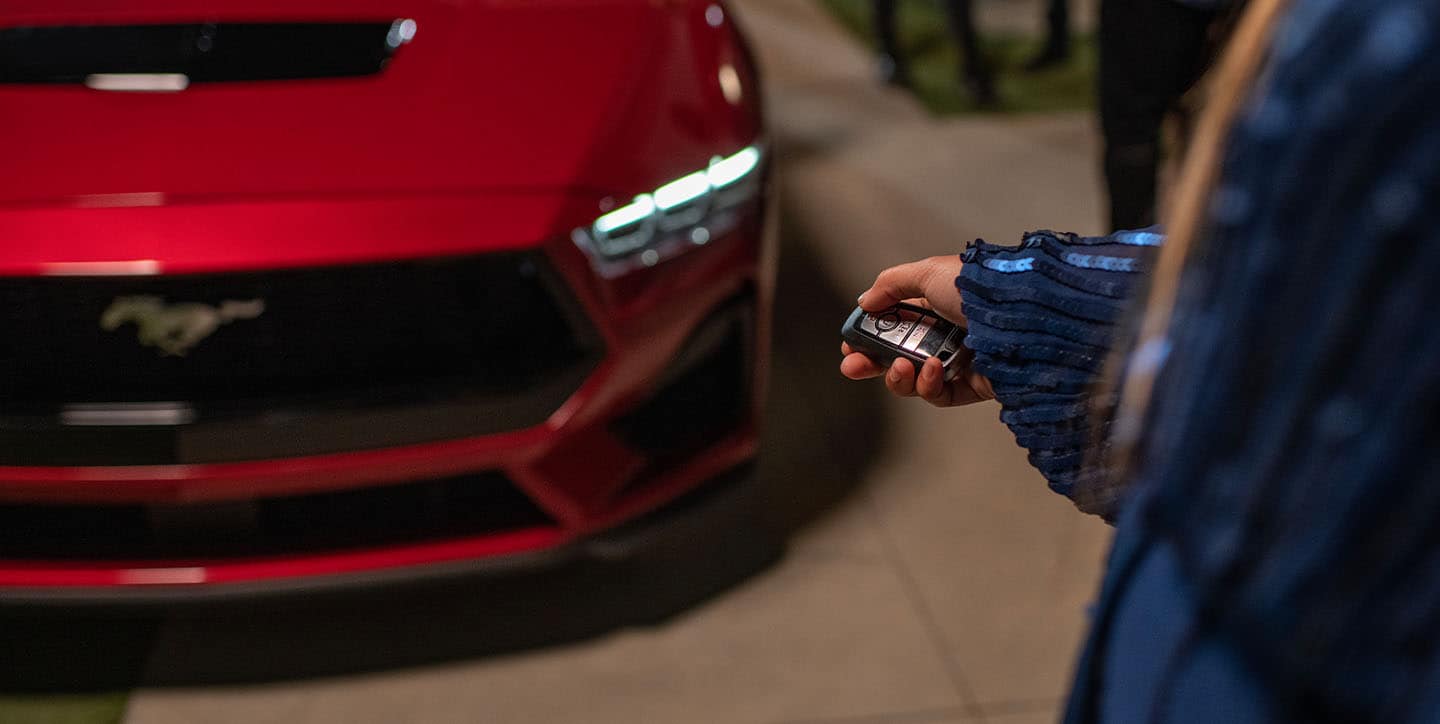 Encendido Remoto equipado en Ford Mustang 2025 te permite arrancar el motor y calentarlo a distancia