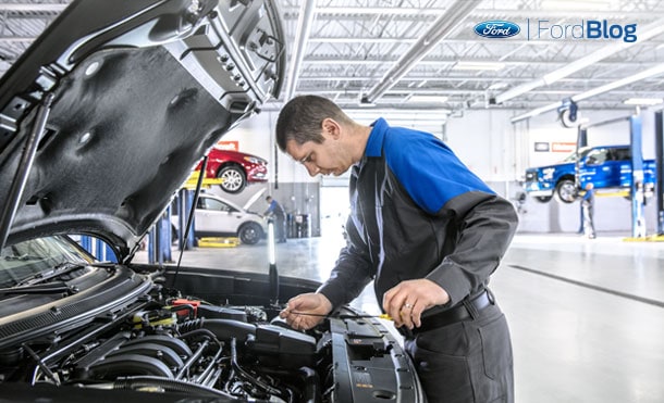 Servicio automotriz de motor y cadena de distribución es importante para dar mantenimiento al auto