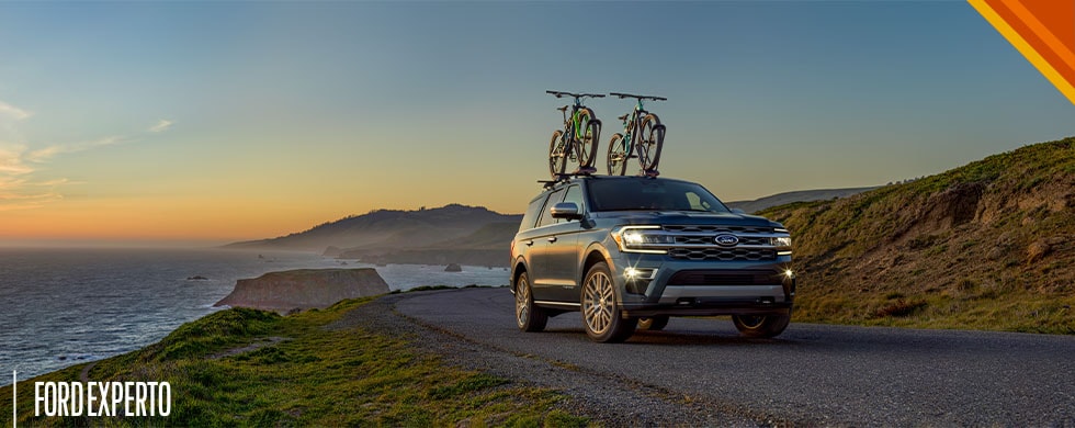 Disfruta a bordo de una Camioneta SUV Ford de tus Vacaciones en Familia