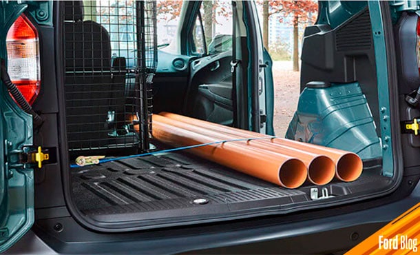 Aumenta entregas con Rejilla Plegable y Asiento Abatible de Ford Transit Courier