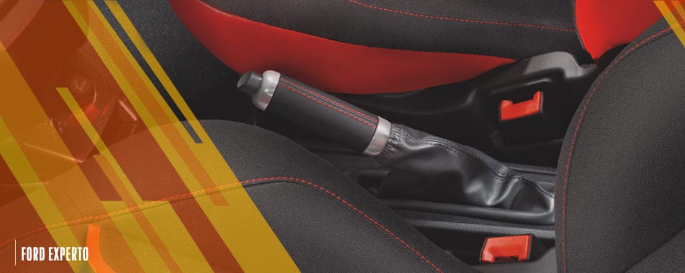 Conoce si es correcto o no presionar el botón en el freno de mano