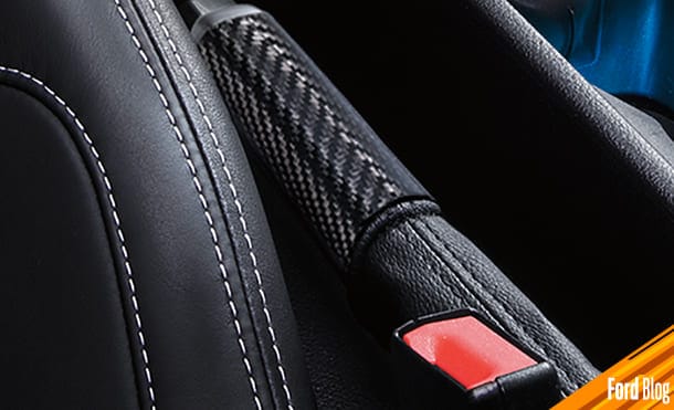 Descubre si existe alguna desventaja o desgaste si no presionas el botón del freno de mano