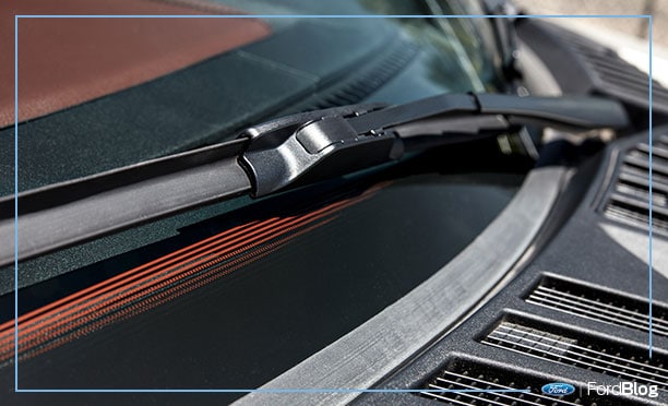 Aprende a cambiar los limpiaparabrisas de tu vehículo Ford cuando lo necesites