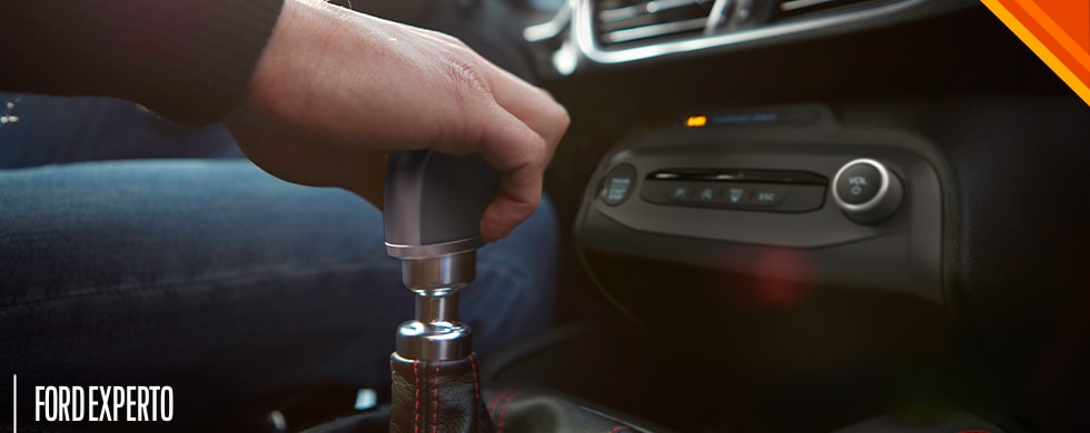 Encuentra la Guía para Conquistar el Manejo de un Auto Manual Ford y disfruta del camino