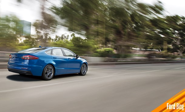 Conoce lo que debes hacer si continuarás recto en una glorieta o rotonda