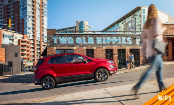 Maneja en pendientes pronunciadas sin movimientos involuntarios en vehículos automáticos Ford