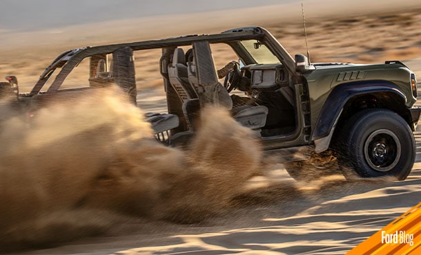 Sumérgete en la aventura gracias a puertas y techo removible de la camioneta Ford Bronco Raptor