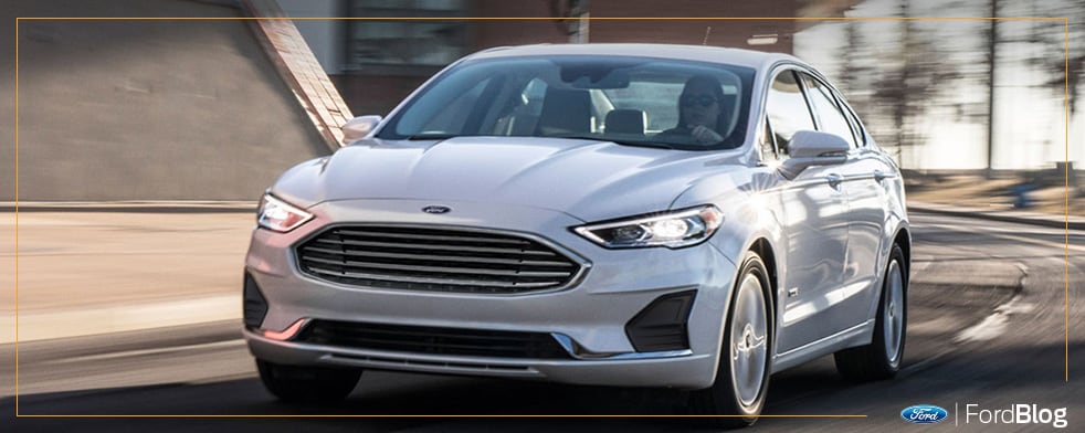 Ford Fusion Híbrido 2020 equipado con un motor 2.0L de ciclo Atkinson