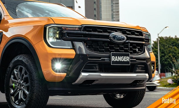Parrilla con Faros en Tecnología LED y abrazadera C4 de Ford Ranger 2024, Pickup de Trabajo