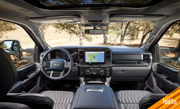 Excelente equipamiento interior de Ford Super Duty F250 2024 hará de tus trayectos algo inolvidable