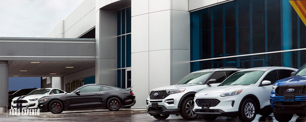 Descubre si es buena opción comprar un auto o SUV Seminuevo en agencia certificada