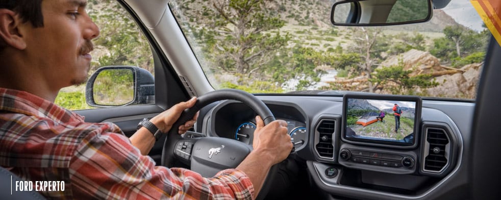 Conoce las prácticas seguras e inseguras al manejar tu auto. Descubre si eres un buen conductor