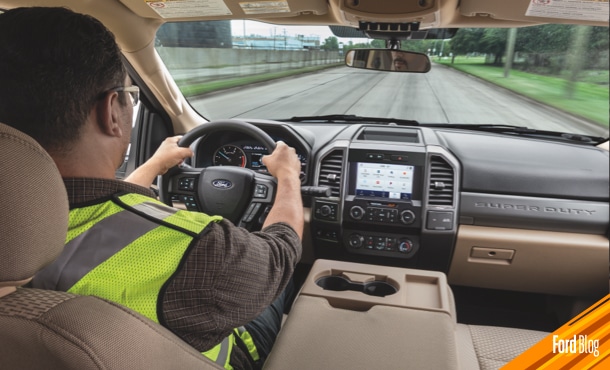 Conduce seguro y cómodo con la postura correcta en tu Auto, SUV o Pickup Ford