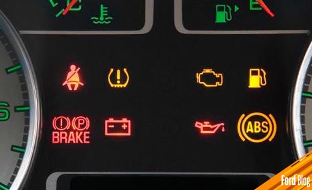Agenda Cita de Servicio Ford si se enciende algún Testigo del tablero del Auto
