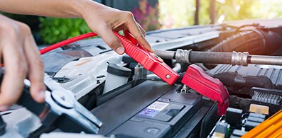 Consejos para cuando te quedas sin batería y requieres pasar corriente