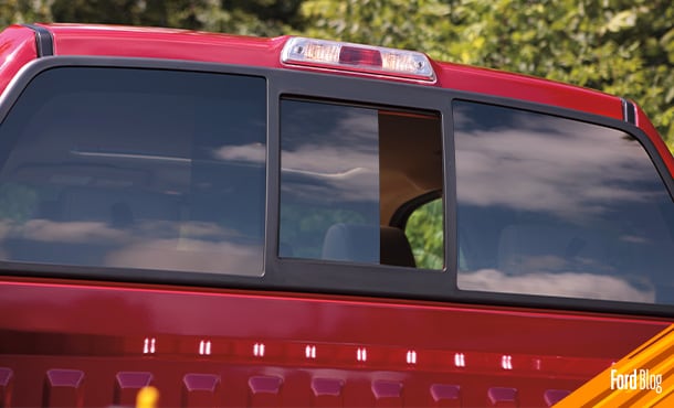 Errores al limpiar Ventanas, Consolas y Plásticos al Interior de tu Vehículo Ford