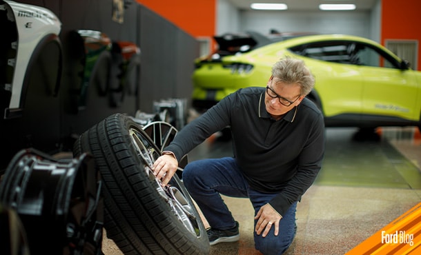 Si los Neumáticos de tu SUV Ford tienen un desgaste irregular, agenda una Cita de Servicio