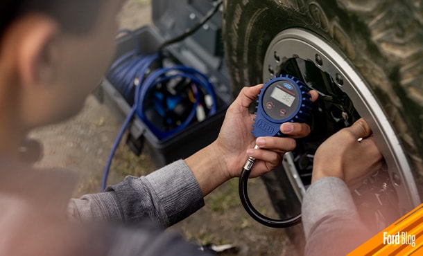 Revisa que la Presión de las llantas del Vehículo Ford se mantenga en los límites indicados