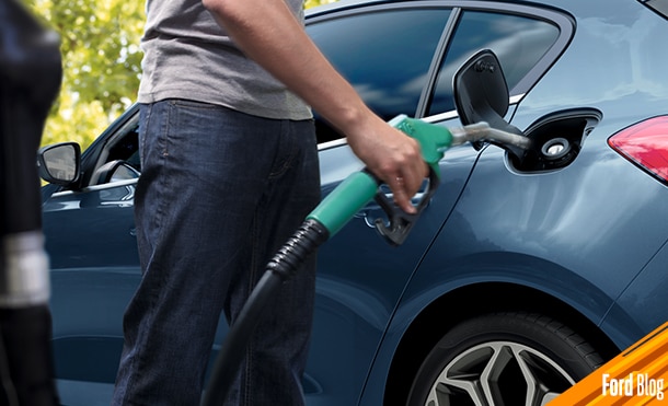 Razones para no llenar de más tanque gasolina vehículo cuando bota hace click