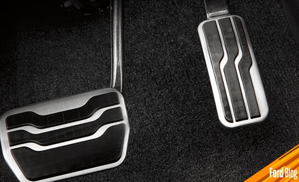 Conoce lo que debes hacer si pisas mucho el pedal de freno y no frena