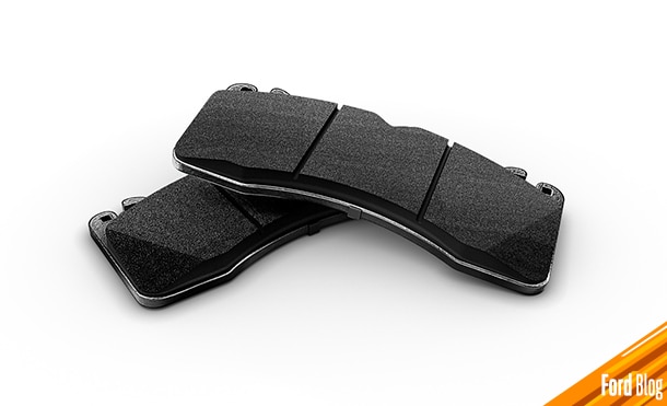 Si el ancho de balatas no es el óptimo, debes cambiarlas. Descubre las recomendaciones