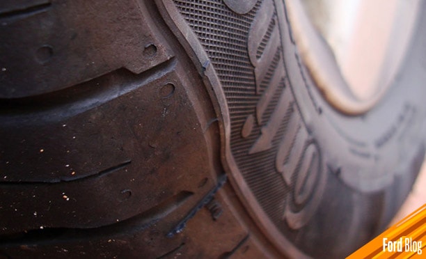 Descubre si tus llantas tienen chipotes, si es así, es necesario cambiarlas