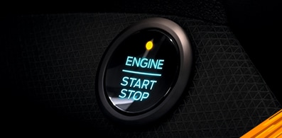 Conoce si es correcto o incorrecto presionar el clutch al arrancar un auto