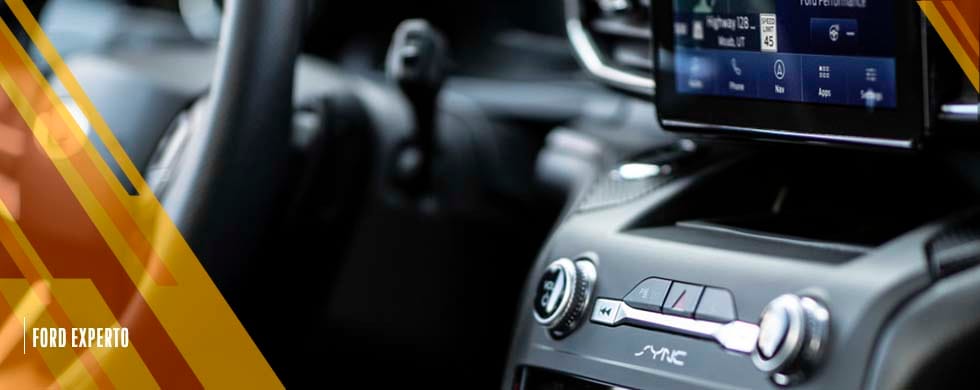 Así es como podrías limpiar superficies de tu auto para eliminar virus y gérmenes