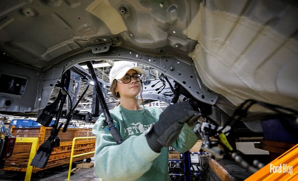 Profundiza tu conocimiento de los Vehículos Ford conociendo la diferencia entre Chasis y Carrocería