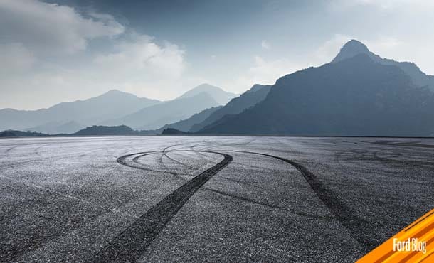 Evita efecto túnel: reduce la velocidad y toma descansos frecuentes para mejorar la conducción