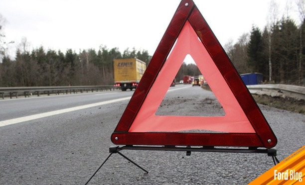 Asistencia en el camino las 24 horas, una de las ventajas de Extensión de Garantía Ford