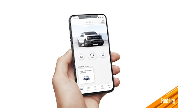 Pantalla con SYNC4 equipada en Ford F-150 2024 con comandos inteligentes y FordPass