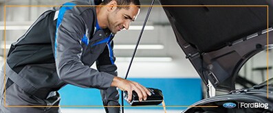 Sigue las recomendaciones para revisar y rellenar el aceite de tu auto