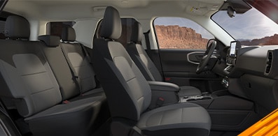 Que los interiores de tu auto Ford sigan relucientes con estos 5 útiles consejos de limpieza