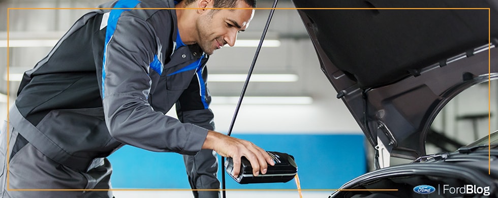 Acude a Distribuidor Autorizado Ford para realizar Servicio de Mantenimiento a tu auto