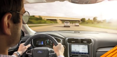 Conoce consejos que te ayudarán a rebasar en autopista de forma segura con tu vehículo Ford
